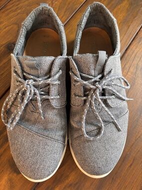 TOMS Canvas Sneakers Lace-Up Del Rey Gray Size 7.5 White Soles Summer Vacation